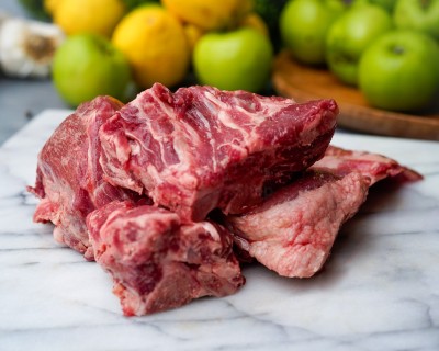 Свинина на кости охлаждённая 1 кг - купить в Маядыке